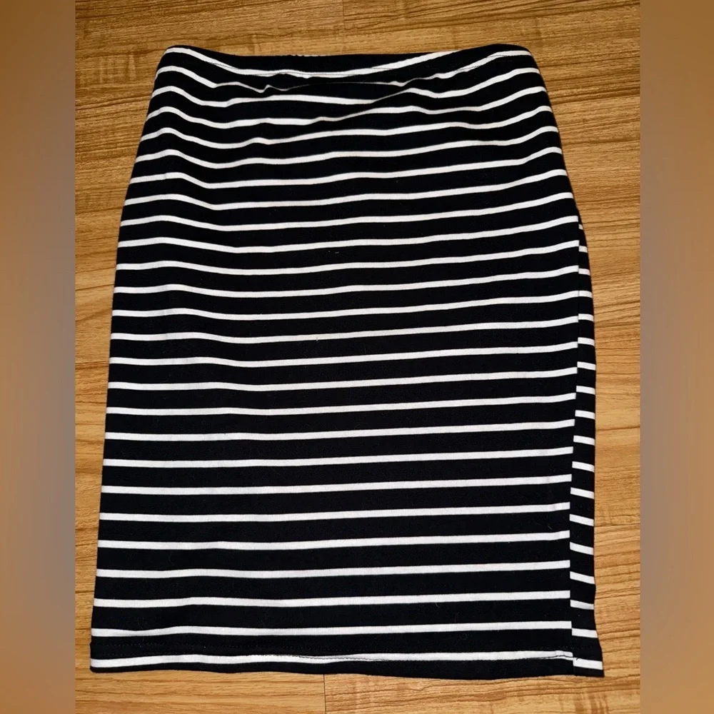 Black & White Striped Knit Pencil Mini Skirt XS Stretch Jersey Bodycon